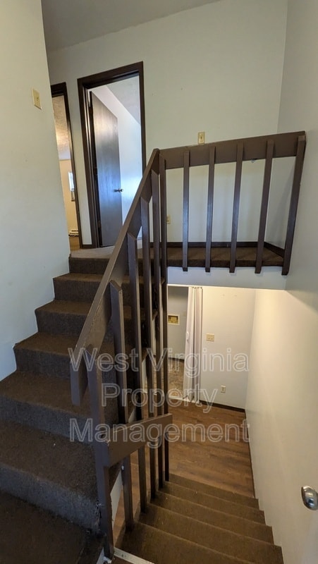 Building Photo - 11 Lair of II