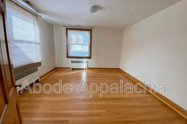 Building Photo - 116 Cumberland Ct