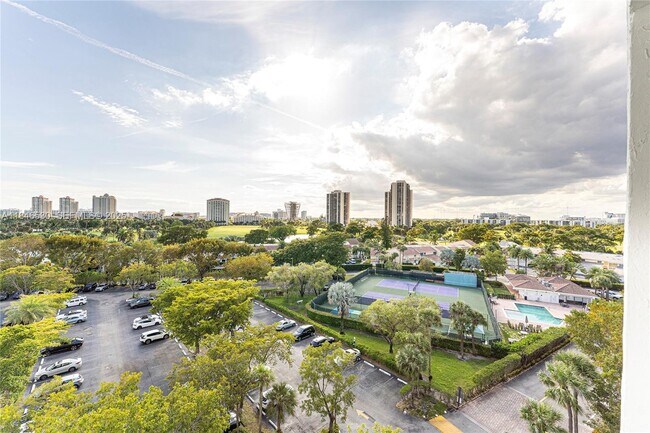 Building Photo - 20225 NE 34th Ct