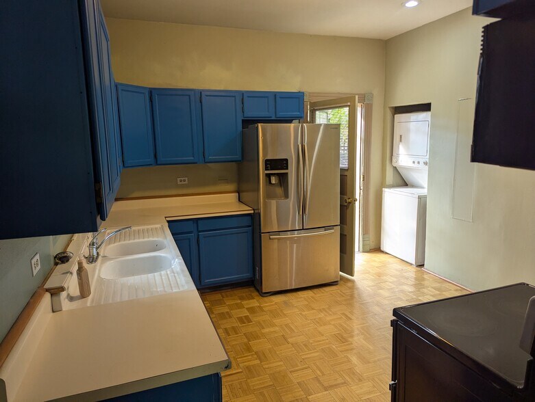 Kitchen - 2227 N Gilpin St