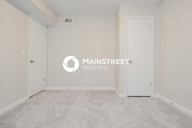 Building Photo - 4 Bedroom Pet-Friendly Home in Conyers, GA with Main Street Renewal