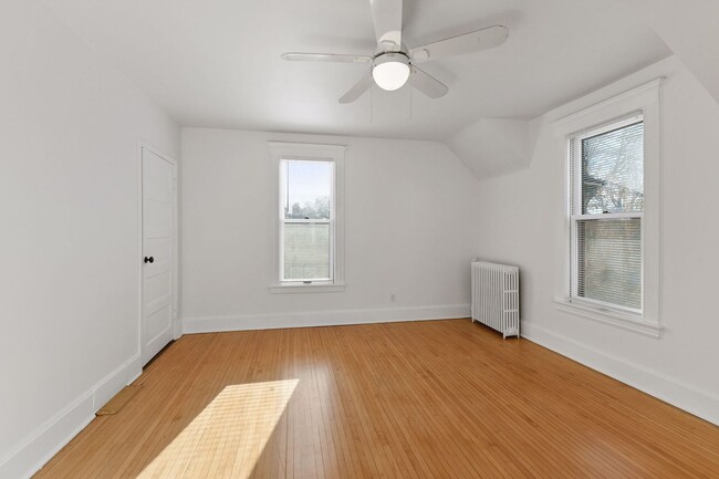 Building Photo - 420 N Oliver Ave