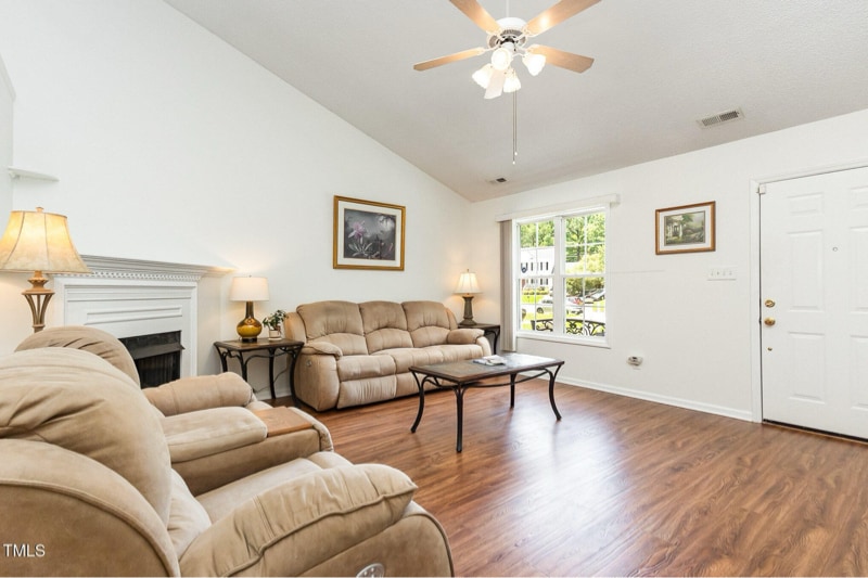 Building Photo - 105 Fox Den Ct