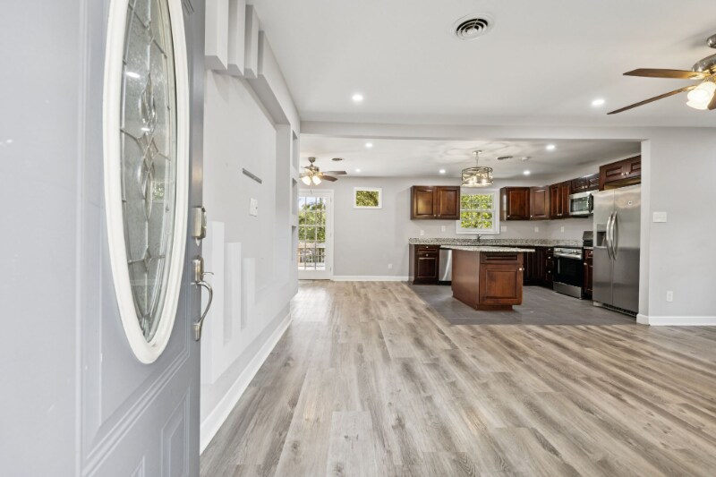 Building Photo - 102 Warren Pl