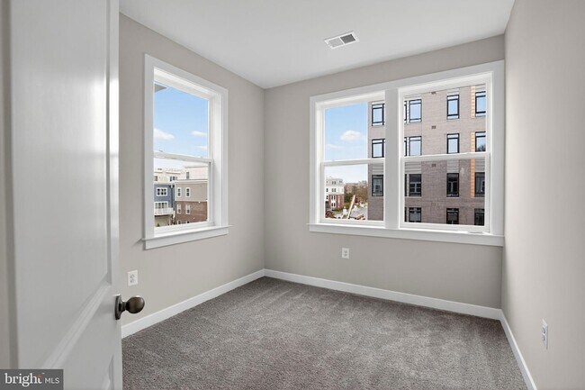 Building Photo - 3612 Farr Ave