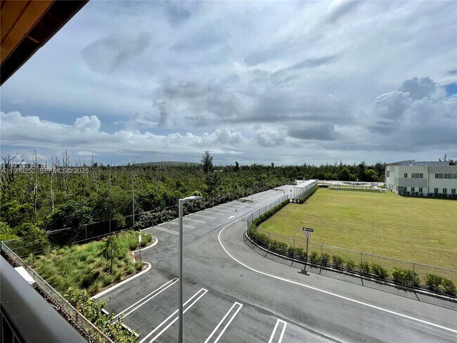 Building Photo - 7825 NW 104th Ave