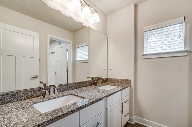 Building Photo - 5805 Barrowlands Ct