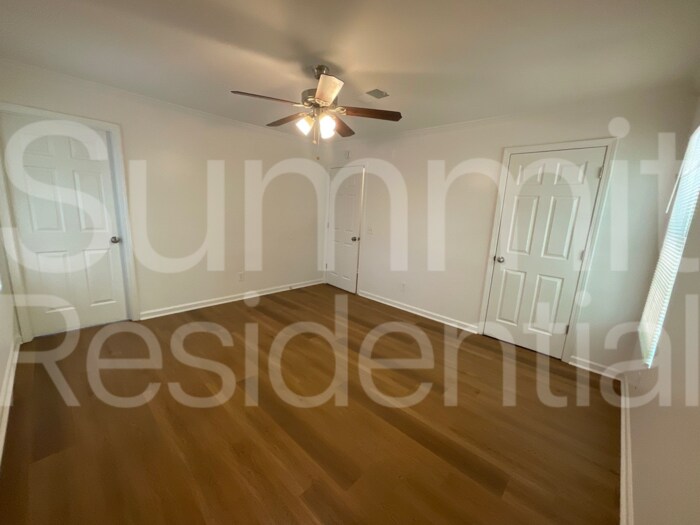 Building Photo - 651 Langston Dr SW