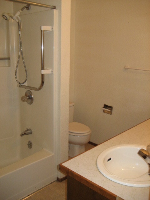 Building Photo - ~Centrally Located 3 Bedroom Home~