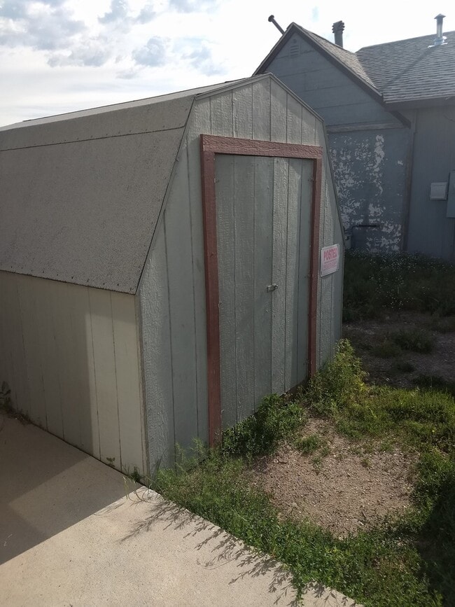 Building Photo - Forestvale Tri-plex