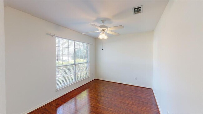 Building Photo - 1000 Henckley Ave
