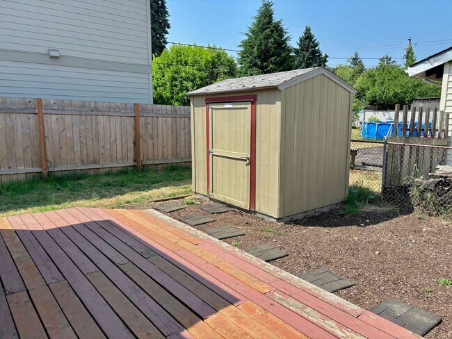 Building Photo - Parkrose Nicely Remodeled Ranch Home on Corner Lot with Carport, A/C