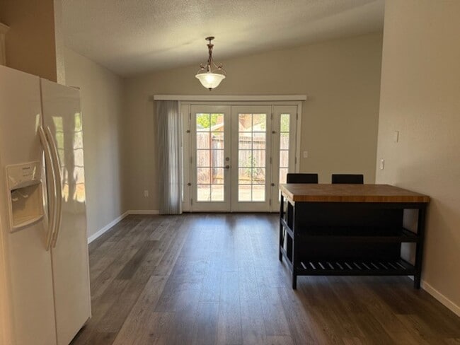 Building Photo - Single Level Remodeled House in Rohnert Pa...