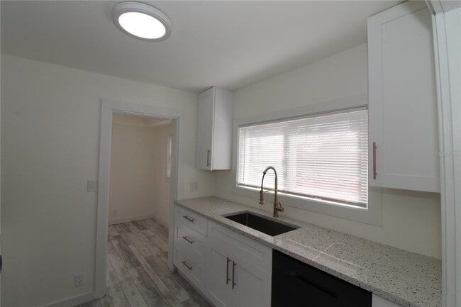 Building Photo - 5235 Calle De Costa Rica