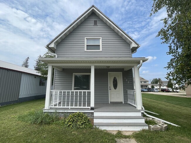 Building Photo - 127 E Main St