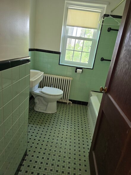 Bath - 125 3rd Ave