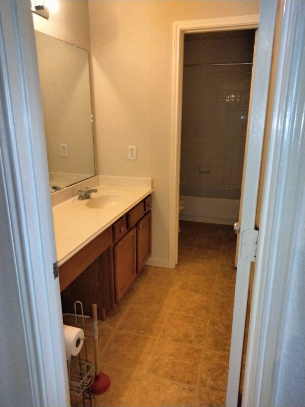 Building Photo - 20706 Settlers Lake Cir N