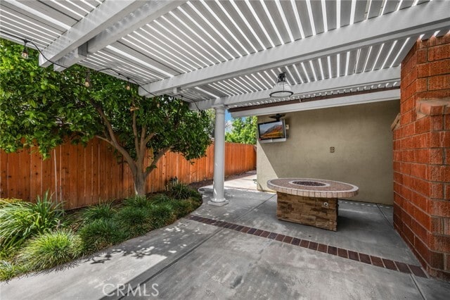 Building Photo - 1426 Alta Mesa Way