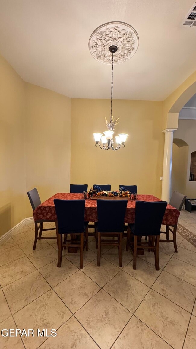 Building Photo - 7381 Black Mesa Dr