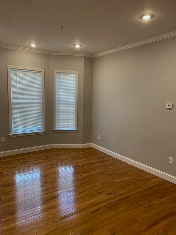 Building Photo - 55 Marshall St