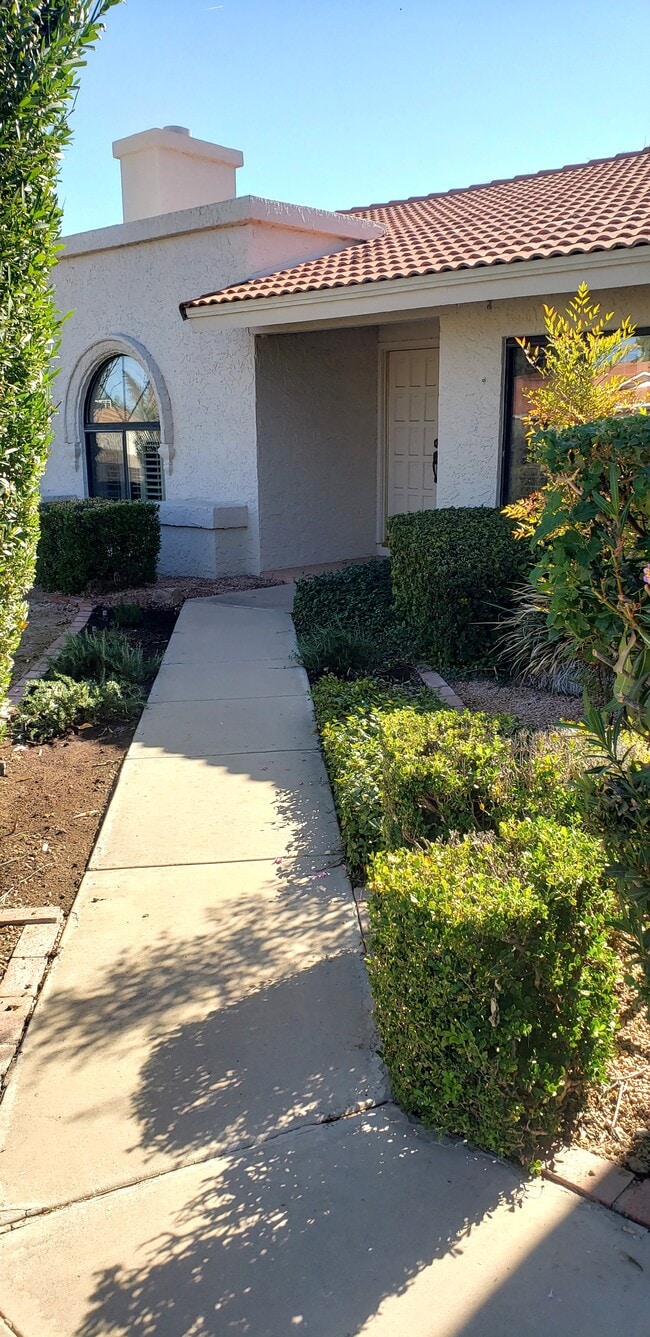 Building Photo - 8725 E San Ardo Dr