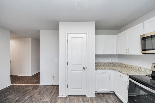Building Photo - 164 Goldenrod