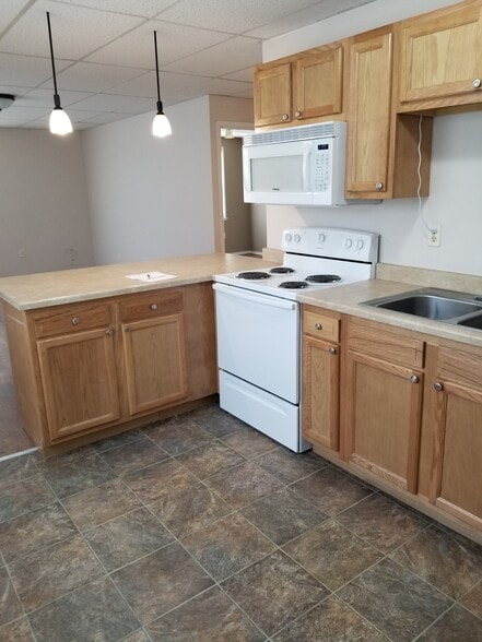 Building Photo - 410 W Webster St