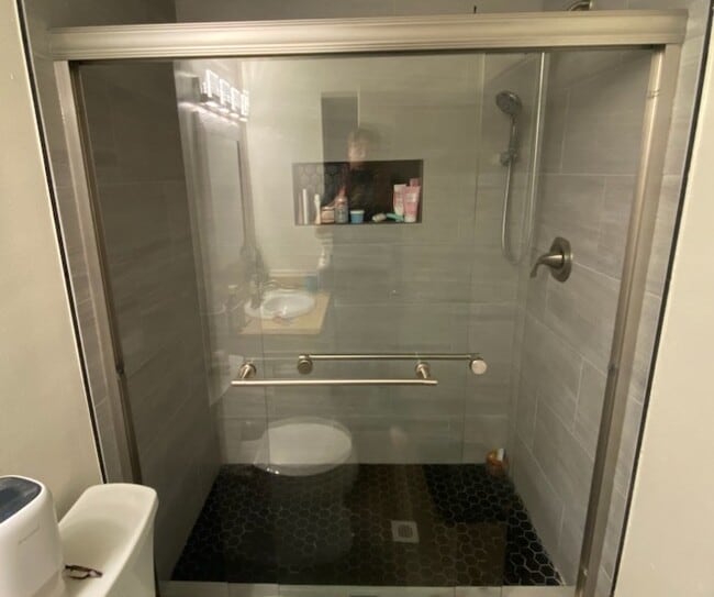 Building Photo - 1907 Clover Way