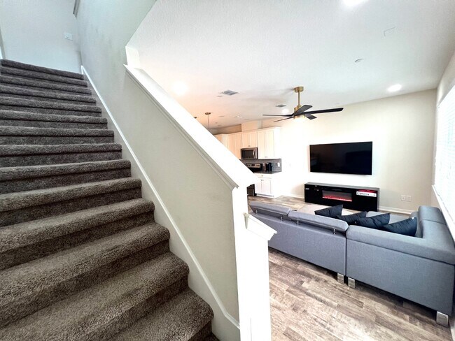 Building Photo - 1043 Taramundi Dr