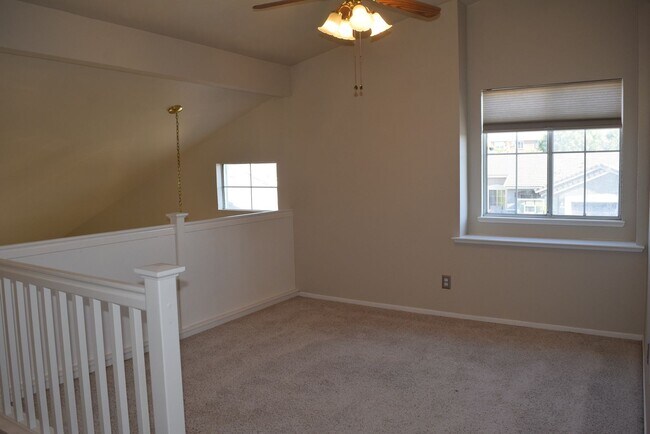 Building Photo - 1608 Poppy Cir