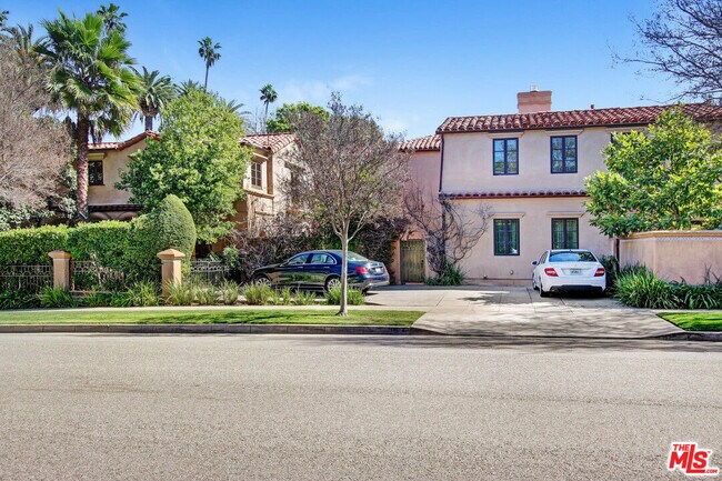 Building Photo - 725 Foothill Rd