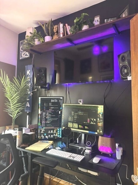 Building Photo - 3818 W Diversey Ave