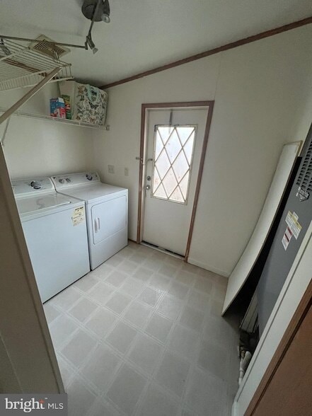 Building Photo - 5738 Big Stone Beach Rd