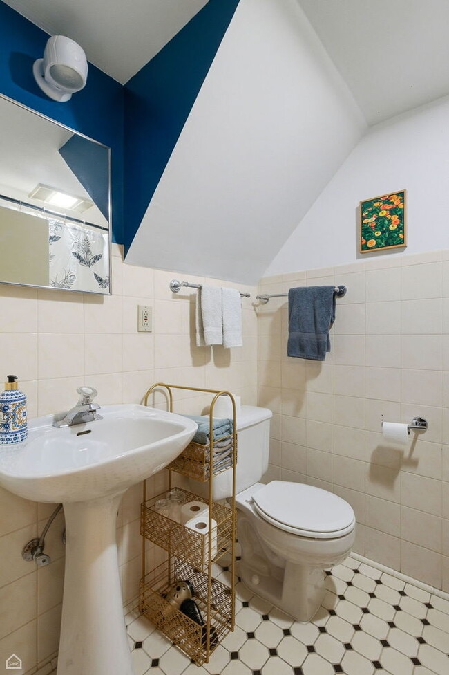 Building Photo - 1512 Mulford St