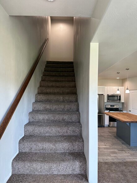 Building Photo - 187 Courthouse Way