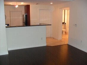 Building Photo - Meridian STUDIO Condo