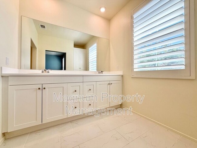 Building Photo - 27417 Georgetown Dr