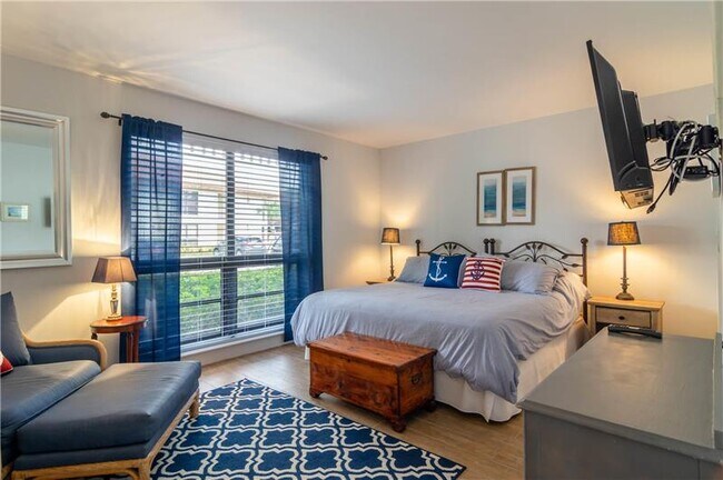 Building Photo - 308 Brackenwood Cir