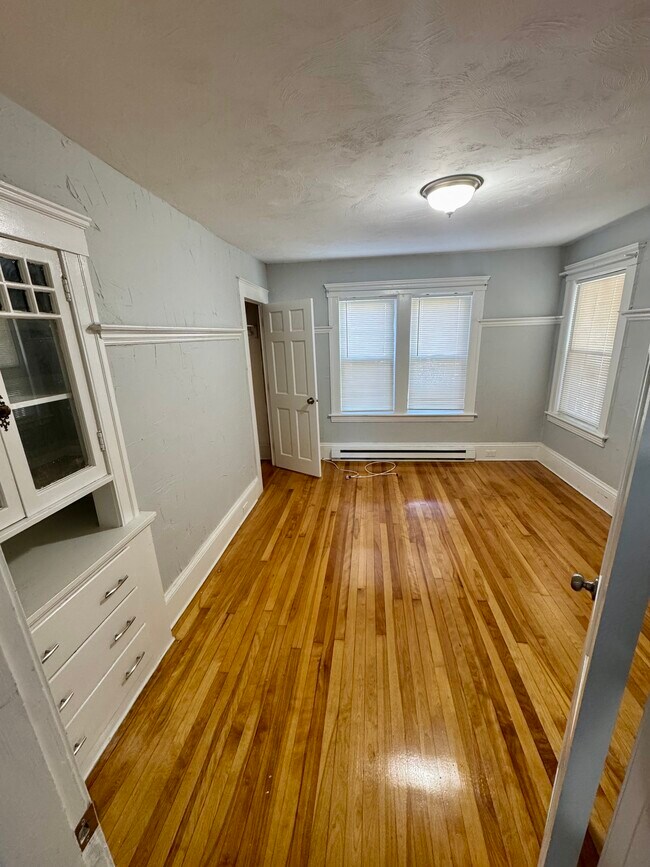 Building Photo - 31 Falmouth St