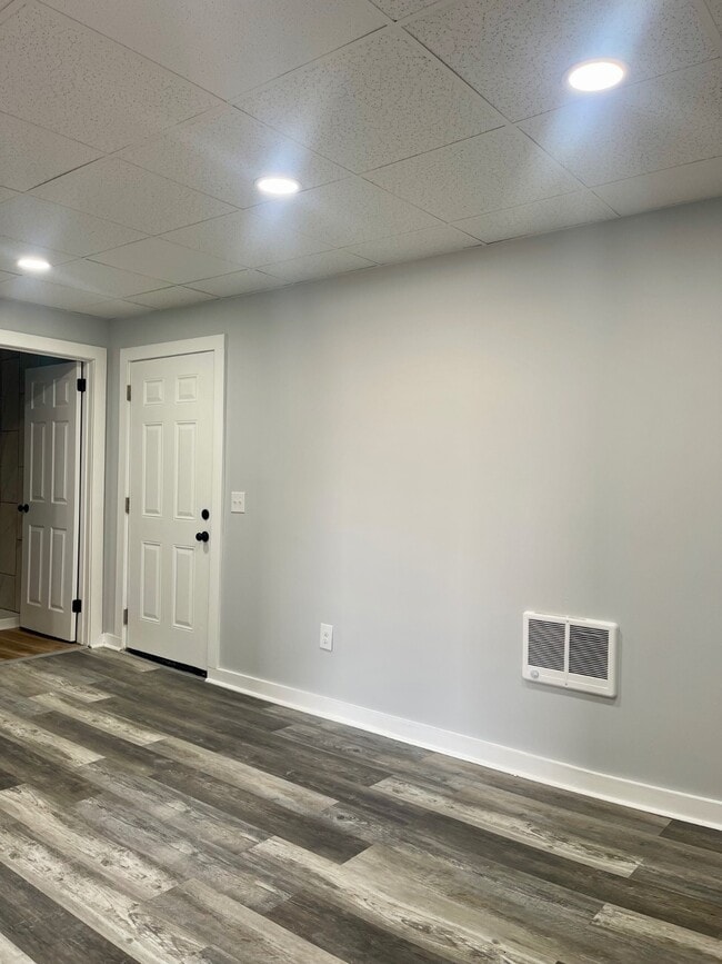 Building Photo - 43-45-45 N Broad St