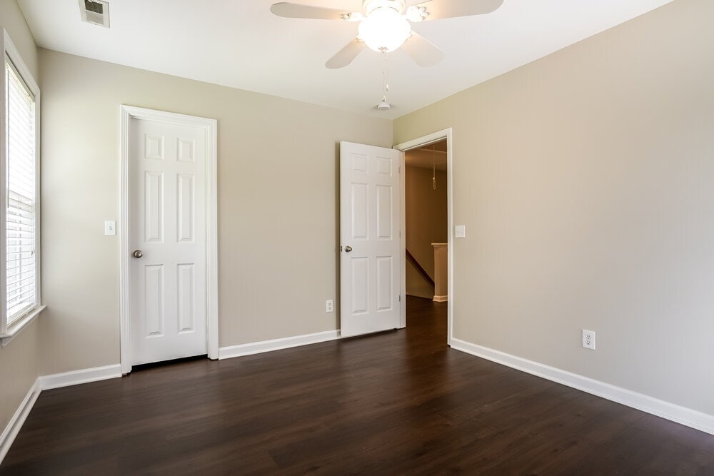 Building Photo - 6412 Willowlawn Dr