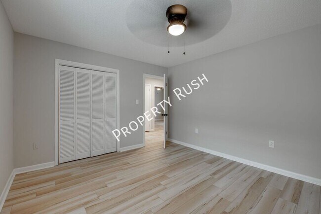 Building Photo - 340 Alpine Dr