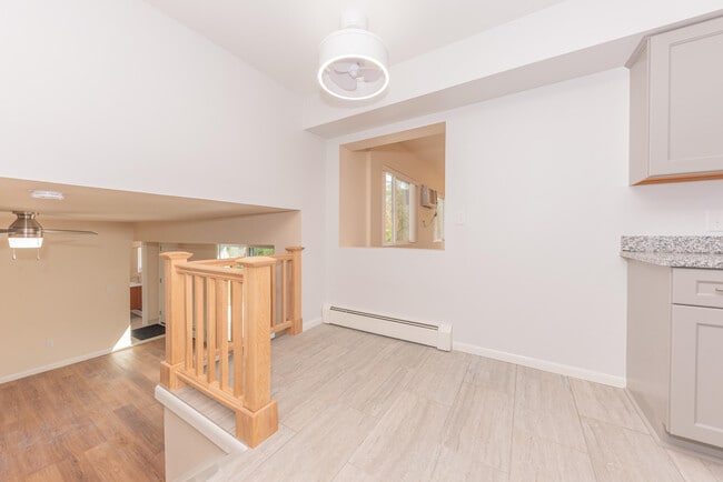 Building Photo - 1520 Traver Rd