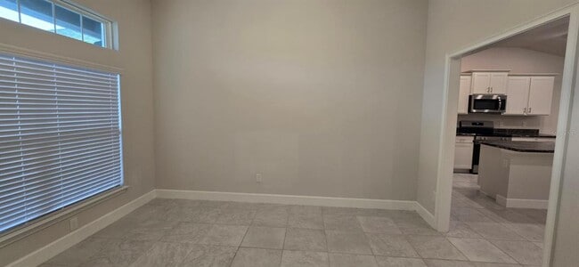 Building Photo - 10715 SW 41st Ave