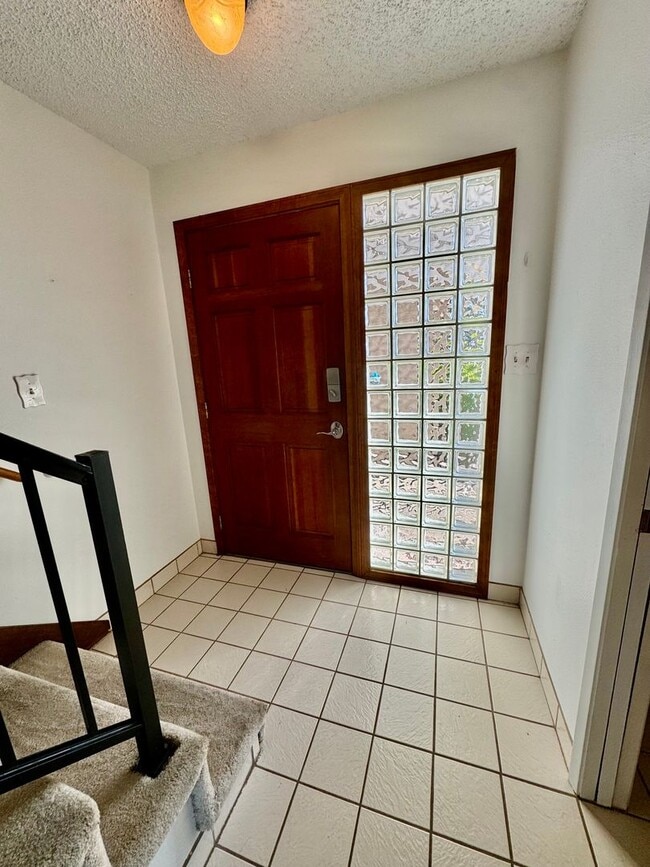 Building Photo - 2 Bedroom Beach Front Condo in Ocean Park!