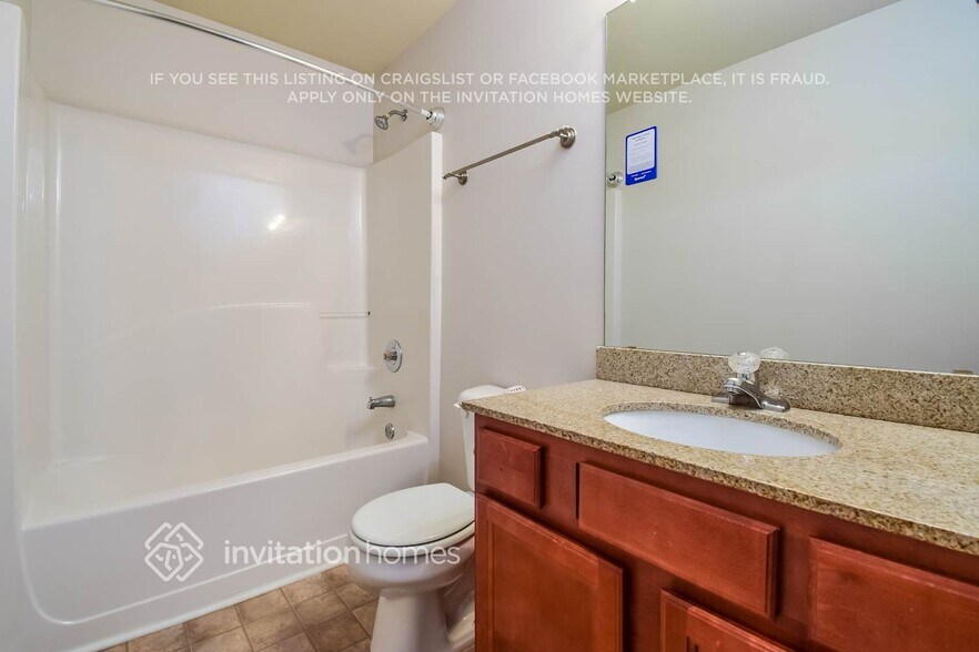 Building Photo - 2096 Barberry Dr