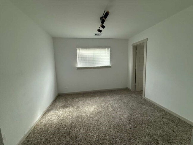 Building Photo - 2821 Chase Cross Ln