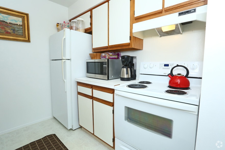 2 Bed 2 Bath Deluxe - Kitchen - Harbor Cove