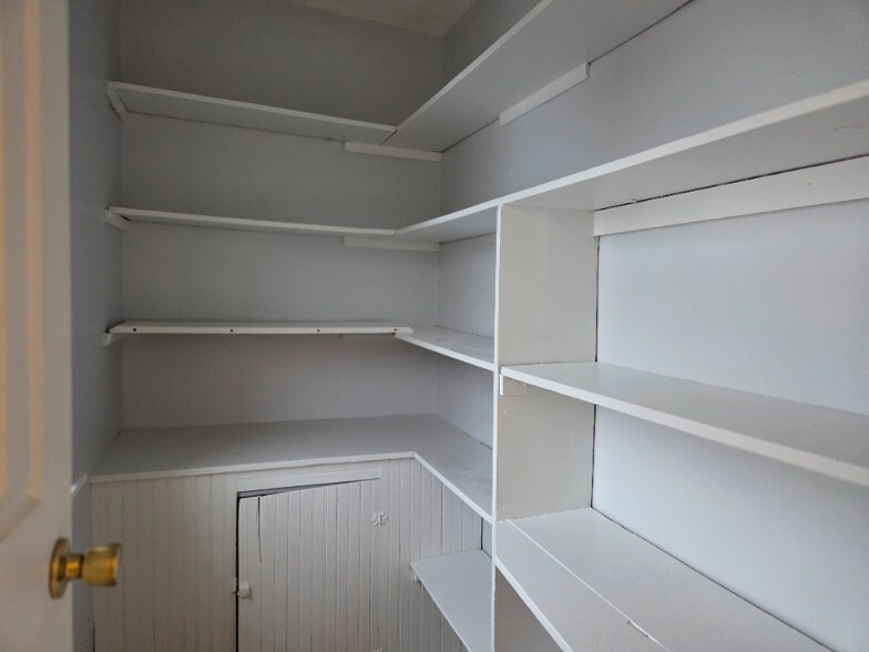 Building Photo - 168-170 Oak St