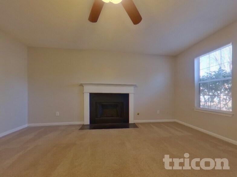 Building Photo - 4600 White Rd